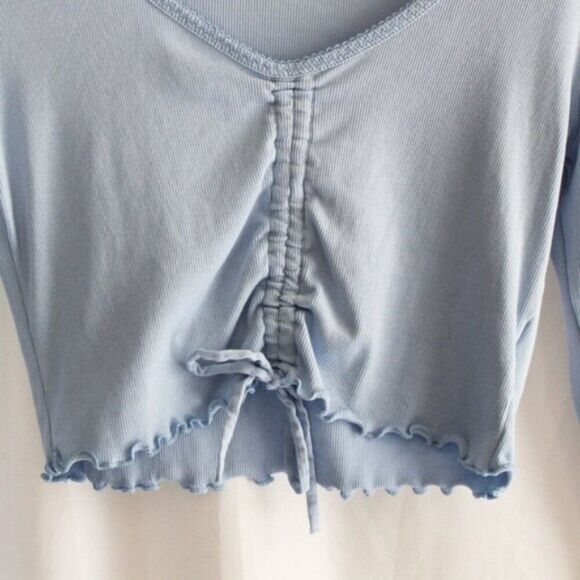 H&M Medium Ribbed Long Sleeve Ruched Crop Top with Tie Light Blue Medium - Picture 4 of 7